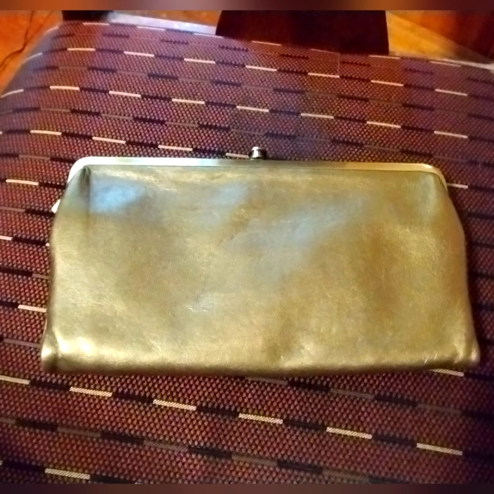 HOBO Lauren Clutch